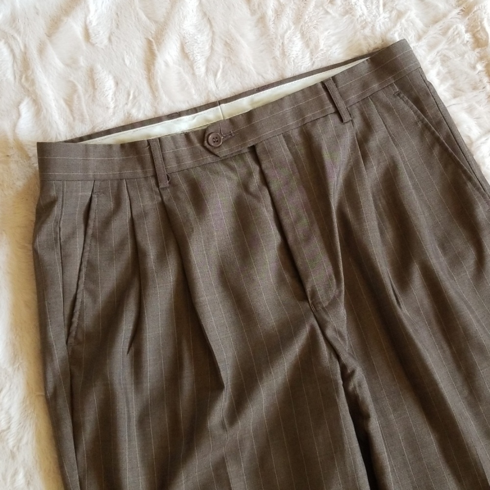 Men's Pleated Pinstripe Dress Pants